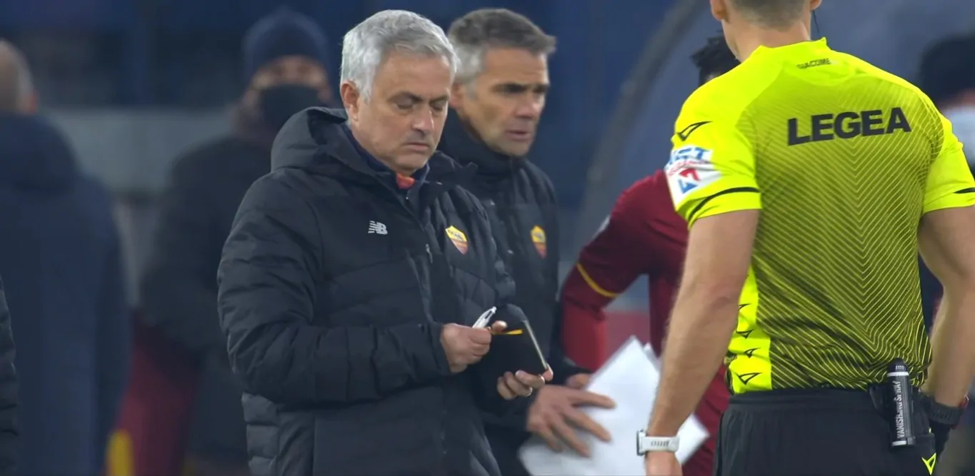 Tegola per la Roma: Mourinho è costretto a sostituirlo