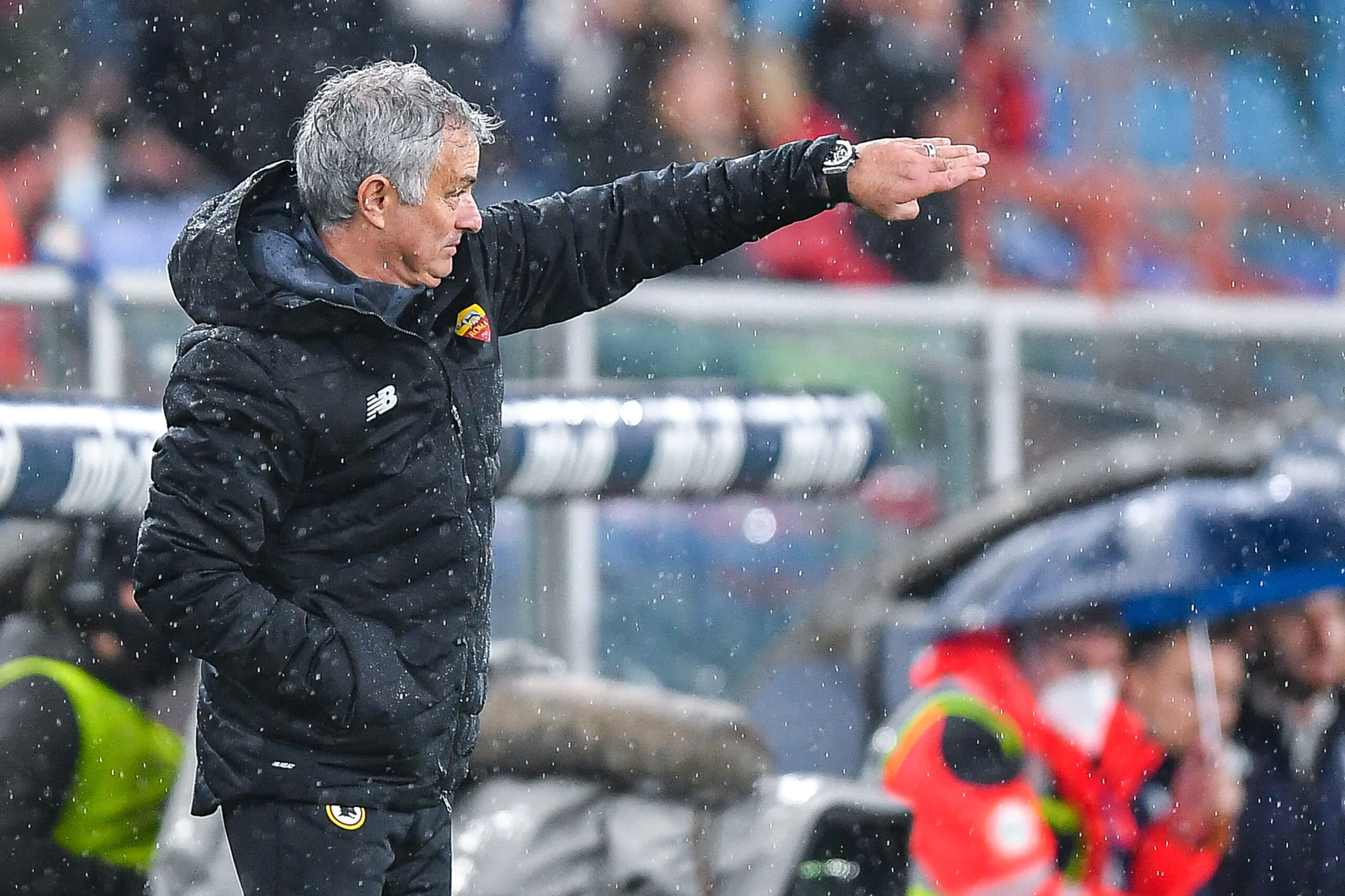 Calciomercato Roma, Mourinho chiede rinforzi: ecco i nomi per la fascia destra!