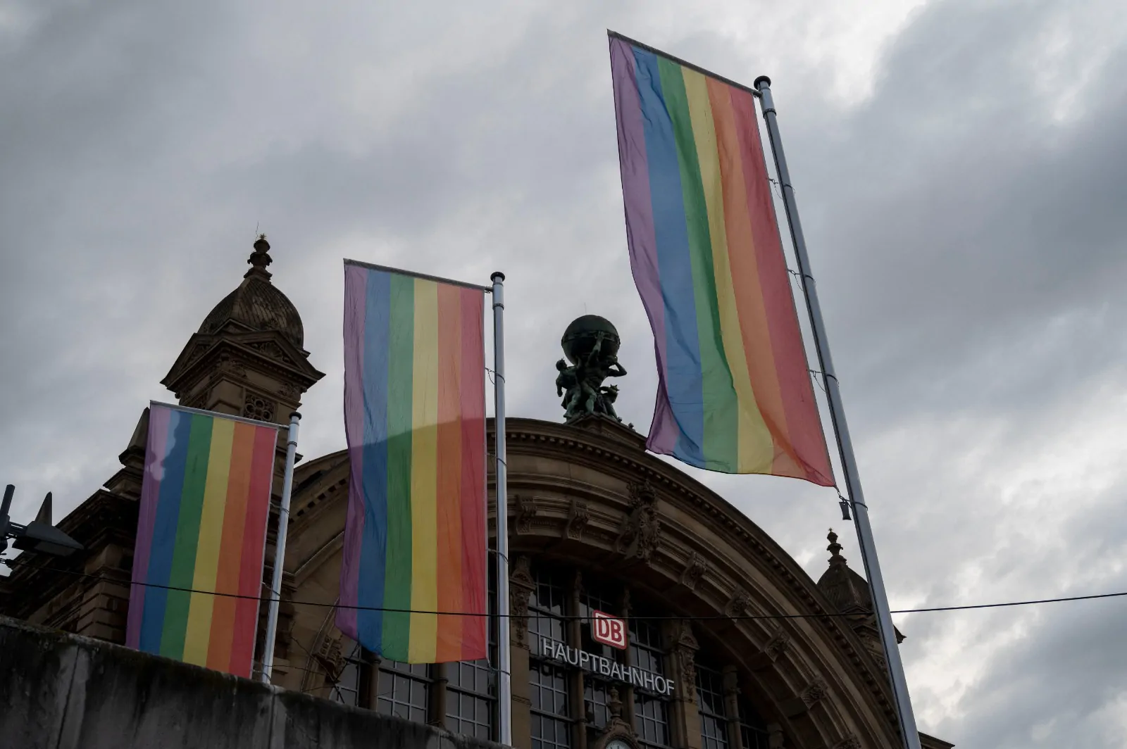 Svolta epocale: i calciatori transgender potranno scegliere se giocare in squadre maschili o femminili