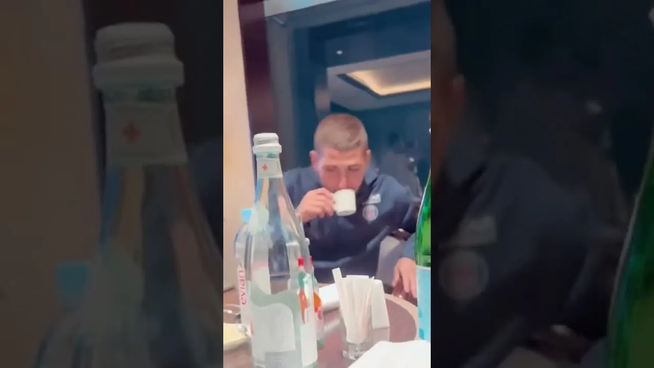 VIDEO | PAREDES FA UNO SCHERZO A VERRATTI 😂