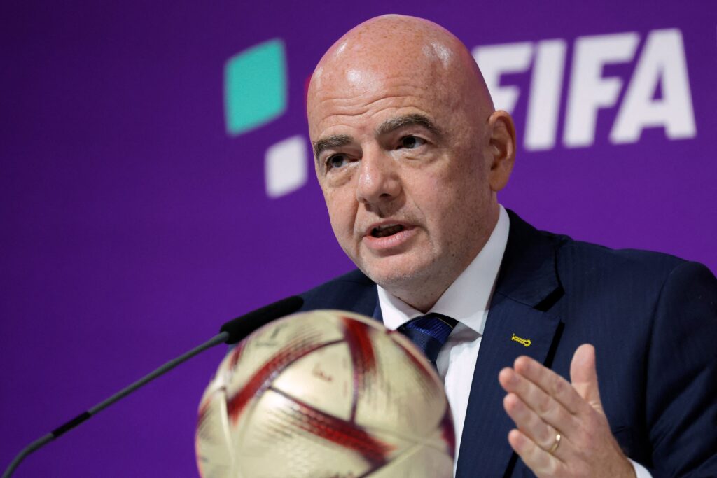 Infantino presenta il nuovo Mondiale per Club: «Competizione basata sul  merito sportivo»