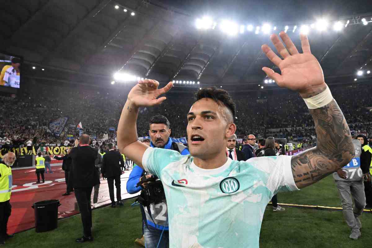 Lautaro in giro con italiana di lusso: una Lamborghini