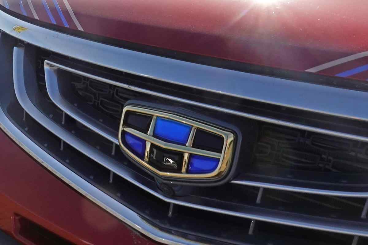 Geely sbarca in Italia con i suoi Suv