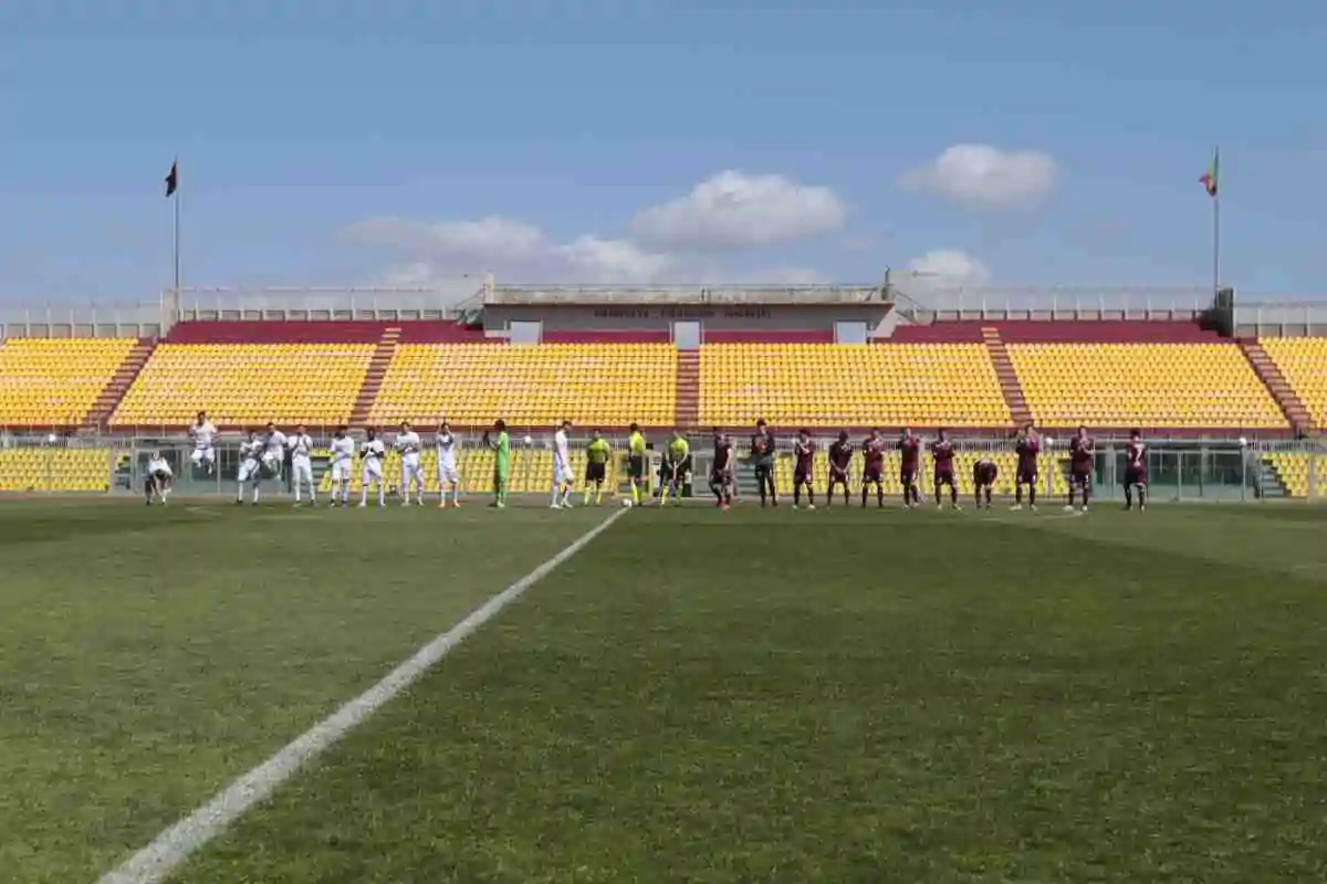 Caos a Livorno, è scontro tra presidente e ultras: il motivo