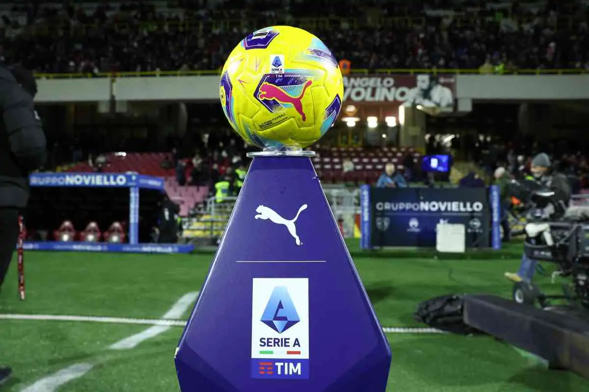 Pallone della Serie A: brutte notizie per i tifosi, il bomber guarda all'Arabia Saudita