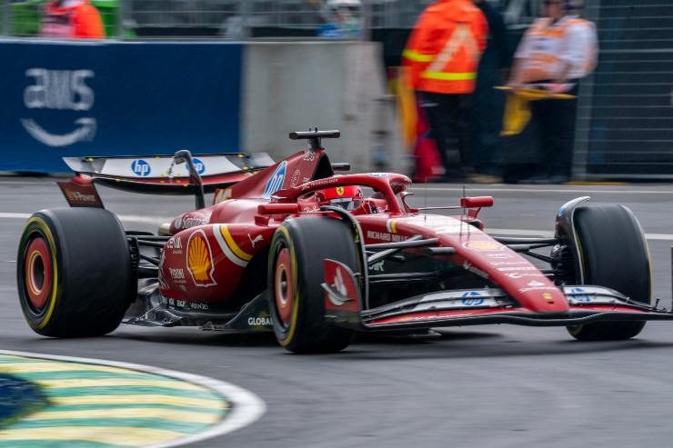 Ferrari, attacco a Leclerc