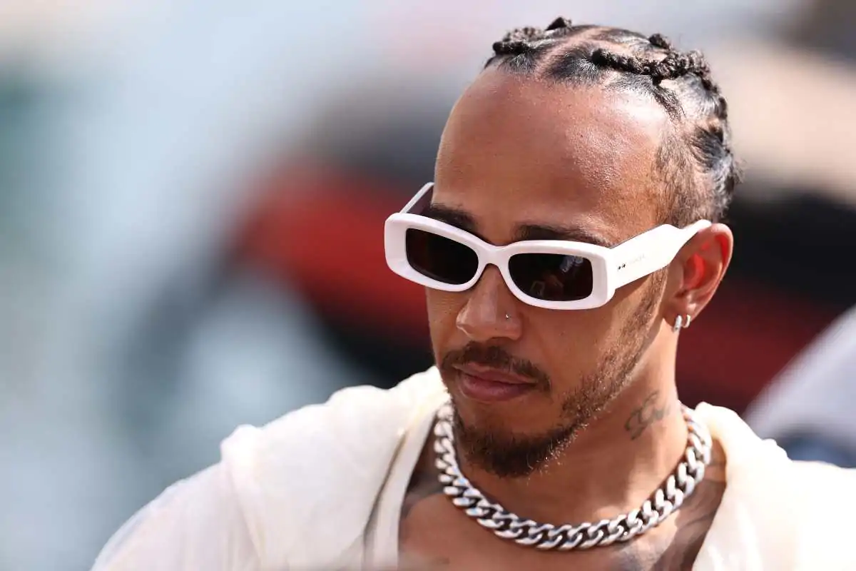 Hamilton fatto fuori subito