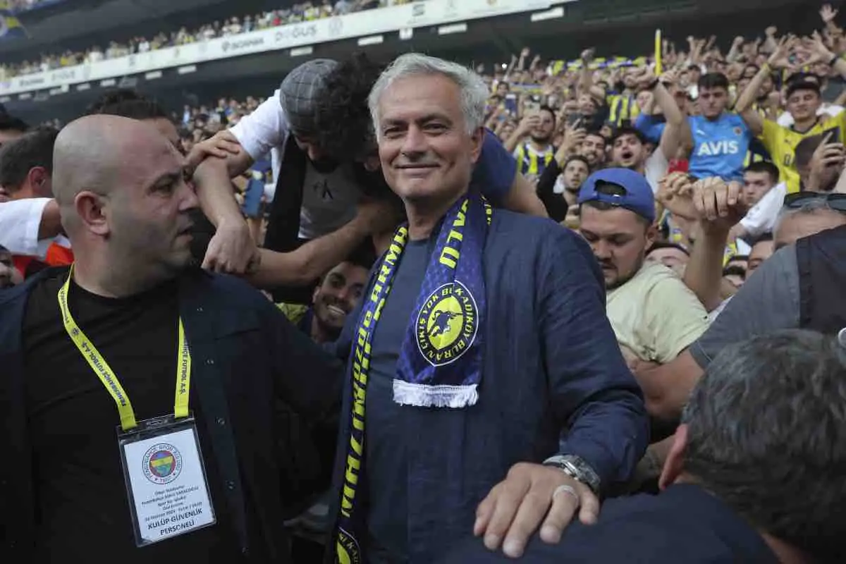 Mourinho vuole Huijsen