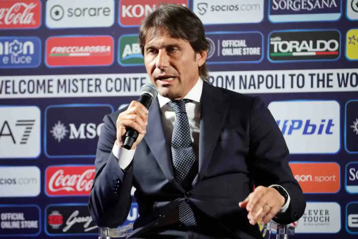 Napoli, Conte ne manda via in 4