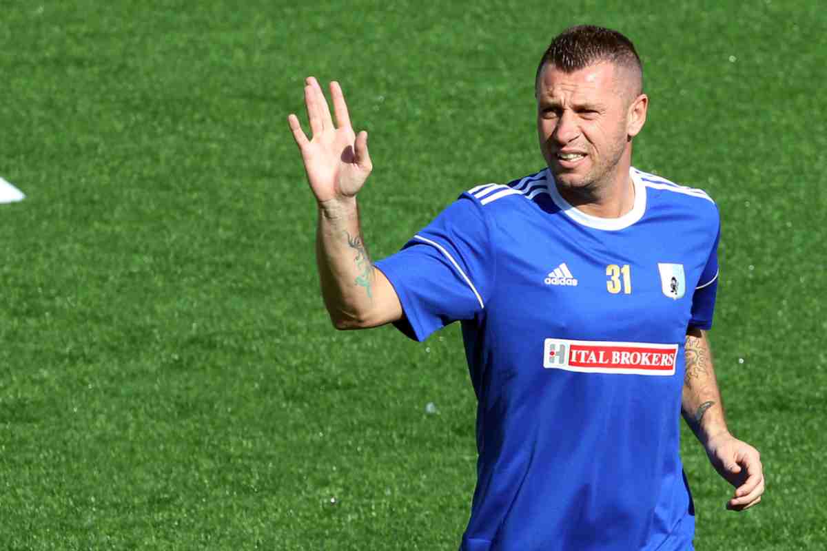 Cassano attacca Leao