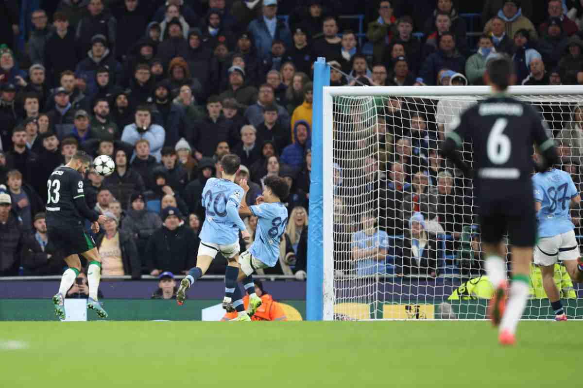 Il gol di Hancko contro il Manchester City