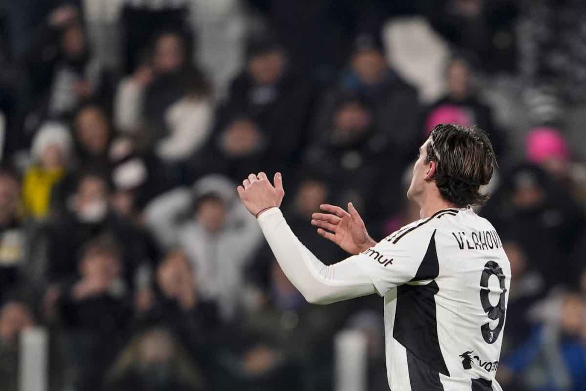 Serie A, Juve-Fiorentina sospesa per qualche minuto: Vlahovic ancora nel mirino