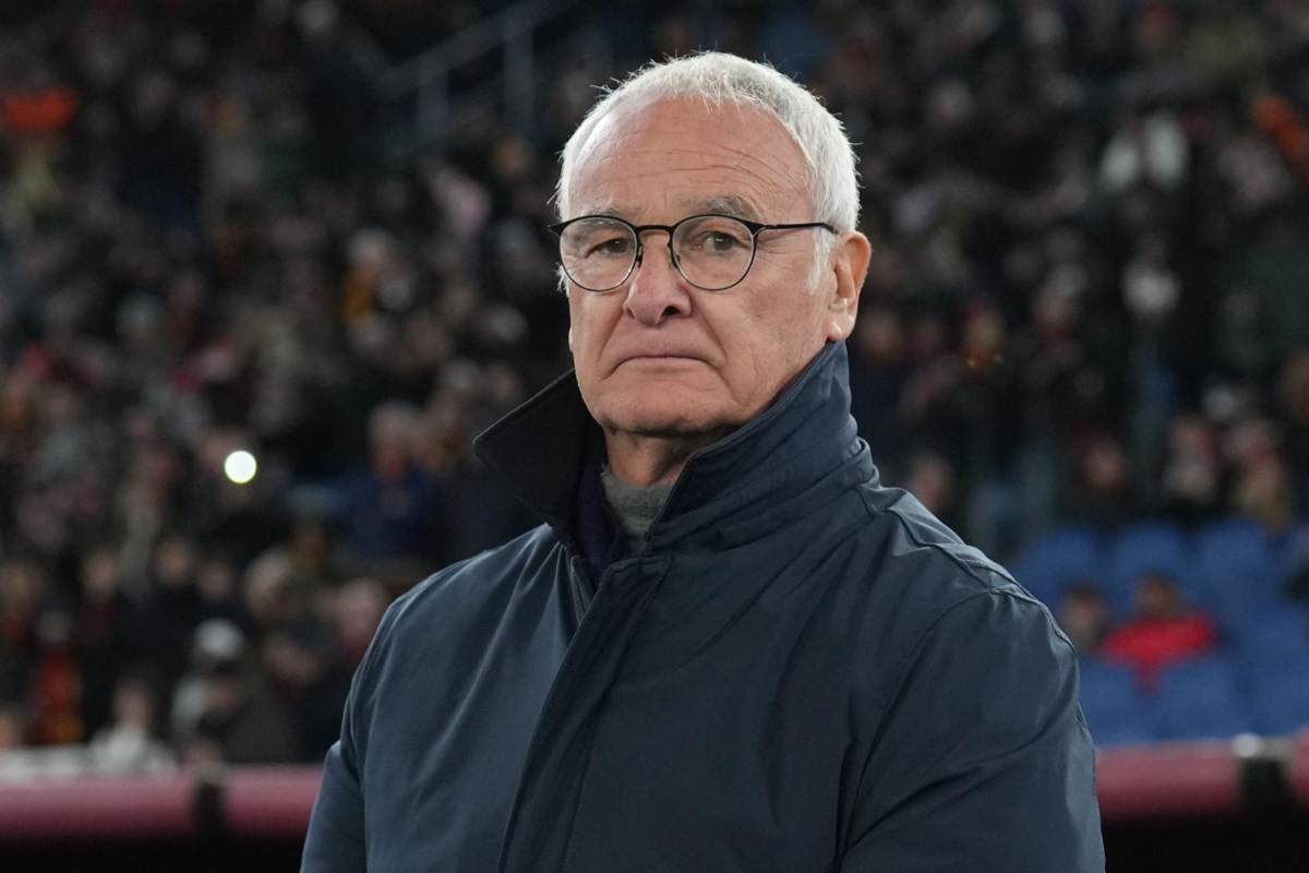 Claudio Ranieri in panchina con la Roma