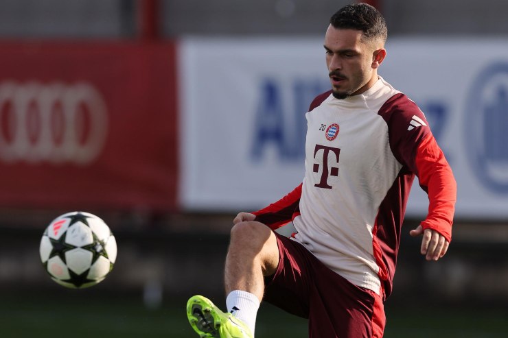 Ibrahimovic con la maglia da allenamento del Bayern Monaco