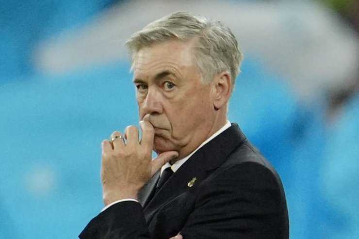 Ancelotti pensieroso