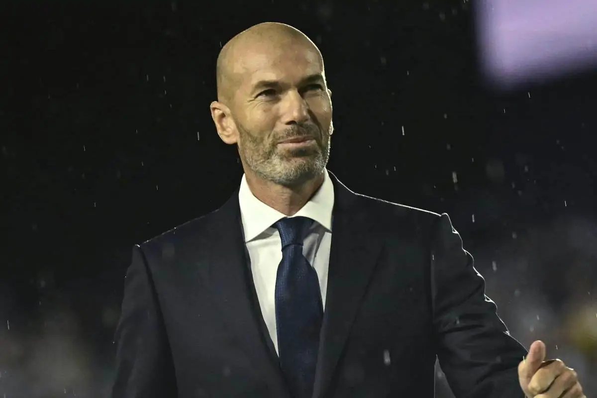 Zidane sorride