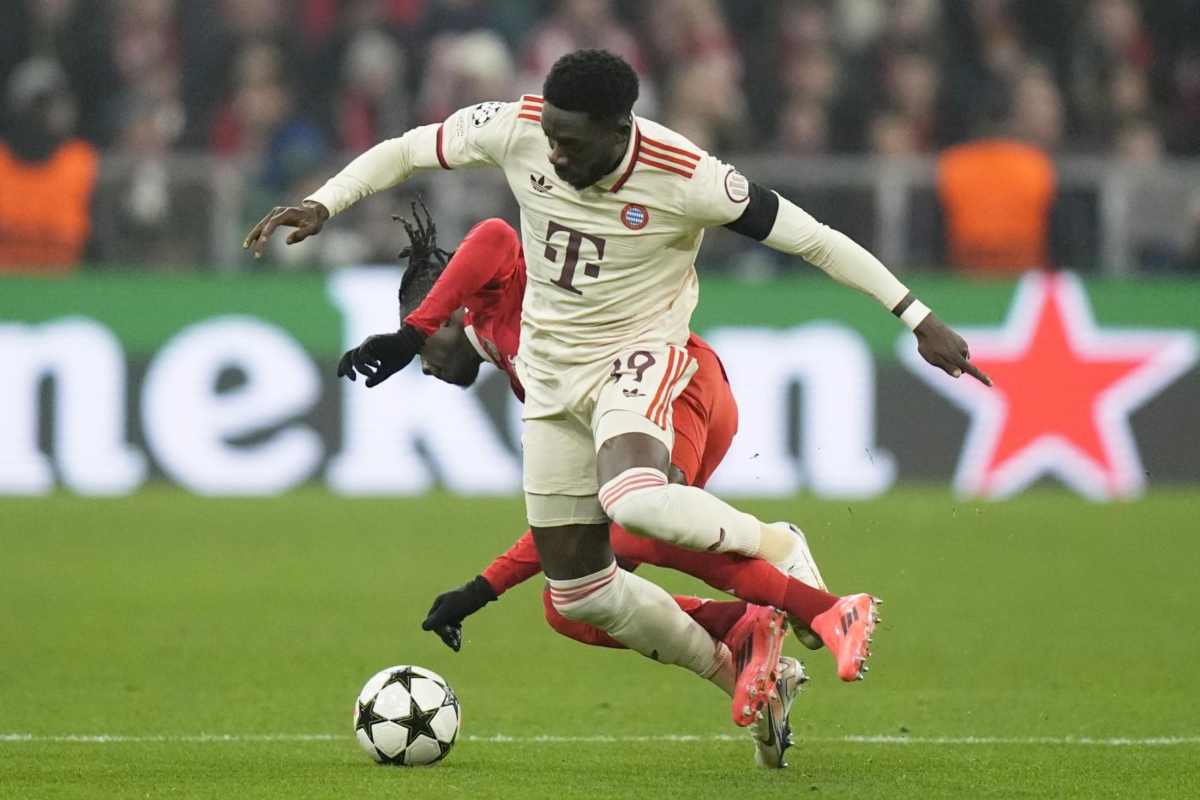 Davies in azione con il Bayern Monaco