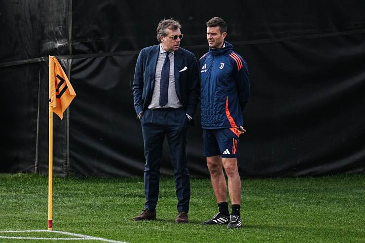 Giuntoli e Thiago Motta a colloquio a bordocampo